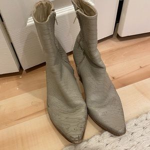 Matisse Caty Boot in Ivory Snakeskin